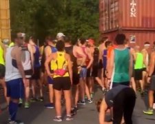 Повільний потяг позбавив марафонця мрії