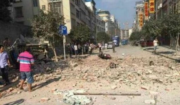 Китай потрясли 15 мощных взрывов, есть погибшие (фото)