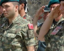 Туреччина масово звільняє військових