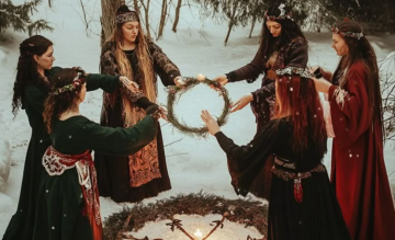 Зимнее солнцестояние, ритуалы, изображение из свободных источников