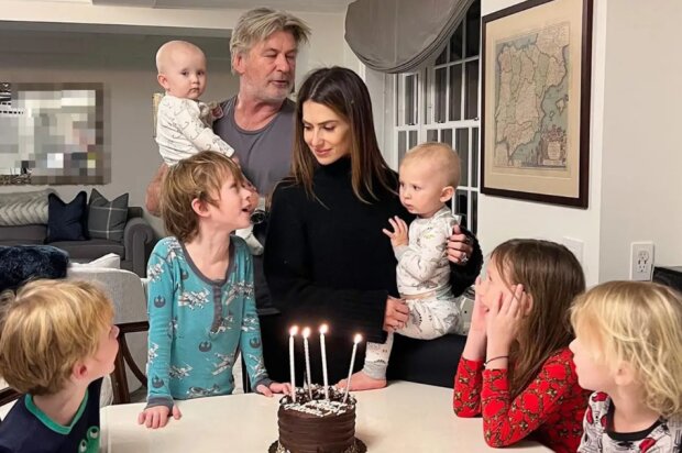 Алек Болдуин с семьей, фото из соцсетей