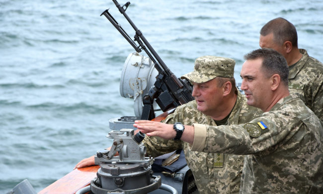 Коридор до Криму:  чим загрожують російські кораблі