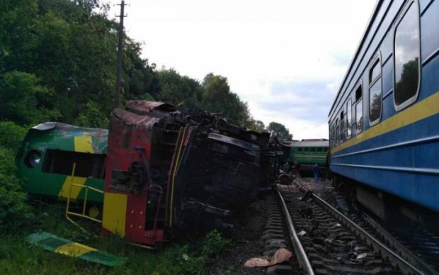 На межі техногенної катастрофи: 11 вагонів зійшли з рейок у Дніпрі