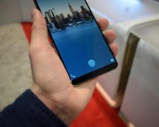 Xiaomi Mi 7 кинув виклик iPhone X