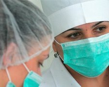 Обычный поцелуй несет в себе опасные вирусы