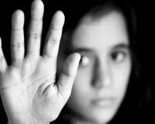 Довічне за вбивство ґвалтівника: імениті зірки заступилися за 16-річну