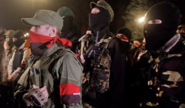 «Правый сектор» подтягивает бойцов в Мукачево даже с зоны АТО