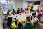 Підлітки на занятті в Центрі життєстійкості