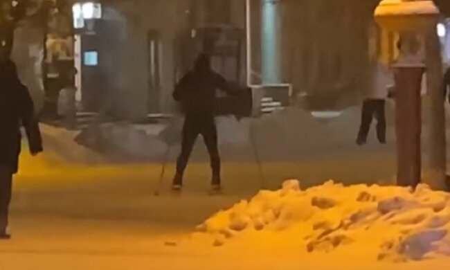 Франковчане катаются на лыжах посреди города, кадр из видео: Facebook Версии