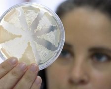 Смертельна інфекція: українці можуть не сподіватися на вакцину