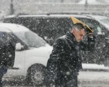 На Україну насувається циклон, синоптики радять приготуватися до складних погодних умов