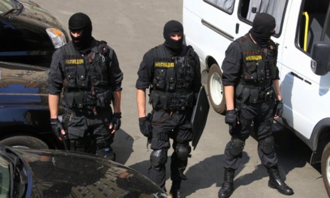 У Миколаєві невідомі в масках пограбували водія на мільйон гривень