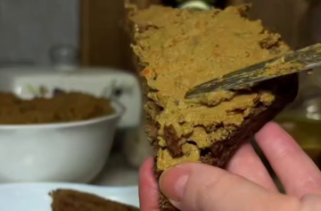 Паштет, кадр из видео