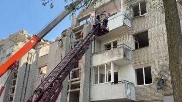 Зруйнований росією будинок на вулиці Патона у Львові