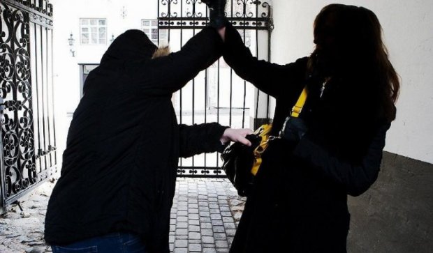 Под Киевом задержали наглого грабителя женщин 