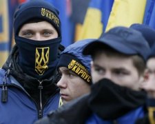 Сотни националистов собрались в центре Киева: фото