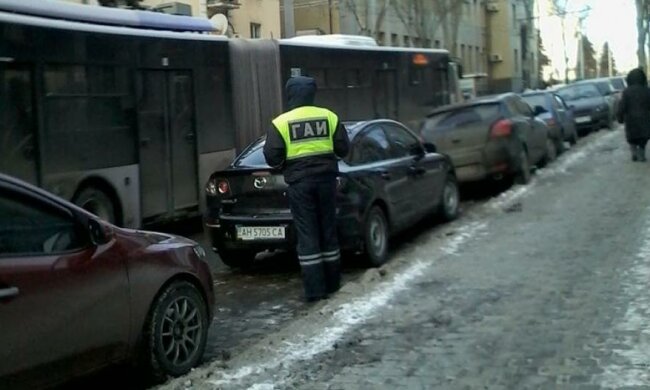 Вбивство Гіві: з'явилися фото оточеного центру Донецька