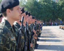 У Дніпропетровську за призовниками «полюють» на заводських прохідних