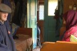 На Прикарпатті безсовісна донька запроторила стареньких батьків у хлів - "віддячила" за щасливе дитинство
