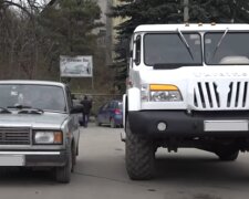 Українець створив унікальний позашляховик, кадр з репортажу Суспільне: YouTube