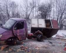 На Львовщине автобус с заключенными протаранил "Газель"