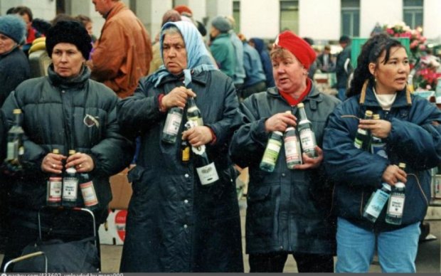 Глід, краплі для очей і карбід: чим українці заміняють алкоголь