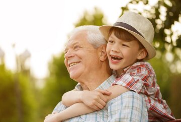 Пенсионер и внук