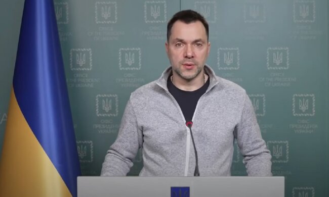 Арестович успокоил украинцев и заверил, что российские военные движутся только в одном направлении: "В потусторонний мир"