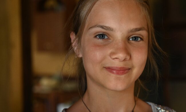 Дівчинка, яка врятувала дітей на Закарпатті. Фото: ДСНС у Закарпатській області.