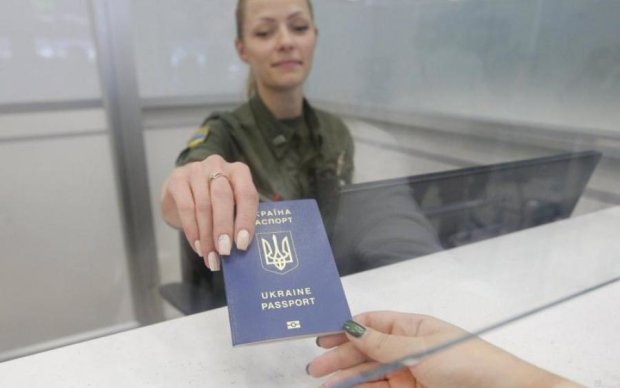 Крымчане внезапно затосковали по украинским паспортам