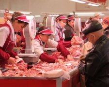 ЖЕСТЬ! Знахідка у "свіжому" м'ясі шокувала українку