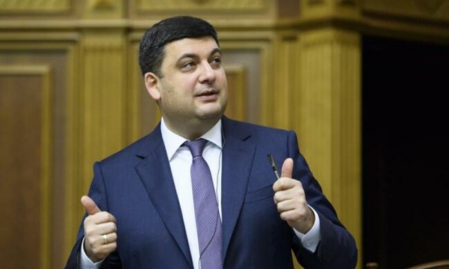 Кров'ю і потом: Гройсман заохотив себе ще двома зарплатами