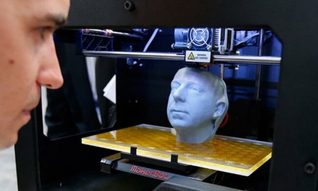 Новий 3D-принтер використовує для друку 10 різних матеріалів