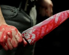55-річний чоловік намагався вирізати всю свою сім'ю
