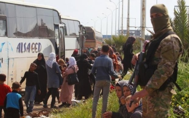 Взрыв автобуса с беженцами в Алеппо унес почти сотню жизней