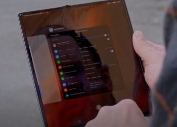 Huawei Mate X, скріншот: YouTube