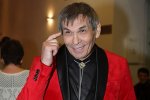 Алібасов вийшов з коми та пішов в атаку: голий кинувся на лікарів - дуже дивне відео