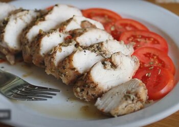 Запеченная курица, скриншот из видео