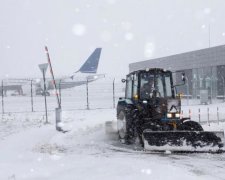 ВАЖНО! Непогода парализовала аэропорты, рейсы переносят