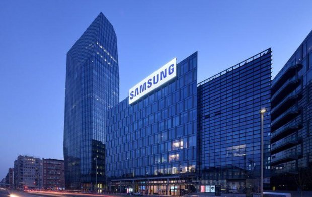 Samsung опозорился дружбой с брендом китайских подделок