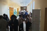 Харківських школярів загнали в туалет без води - зате в масках
