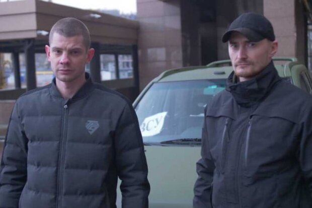 Волонтер Алексей Антонов и "Украинская команда" передали 72-й бригаде внедорожник Nissan X-Trail