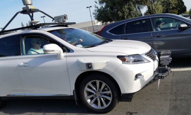 Беспилотный автомобиль от Apple впервые попался на фото