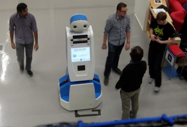 Амстердамский аэропорт нанял робота