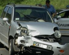 Пьяный водитель отправил в больницу двух человек