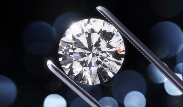 Ученые создали материал прочнее алмаза