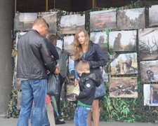 У Луцьку в дощ збирали кошти для солдат АТО