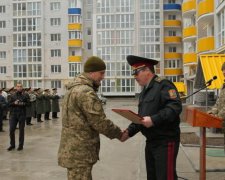 Турчинов объяснил, как сделать военных элитой общества