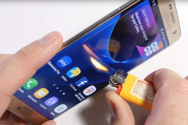Samsung показав, як відчуває свої смартфони: кадри не для слабкодухих