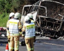 Переповнений автобус зірвався у прірву, багато жертв